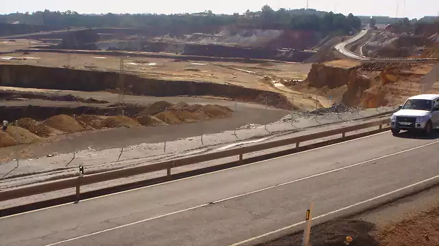 Una mina que espera-Oct-Novbre. 2014-Fot.J.Ch.Q.jpg (9)