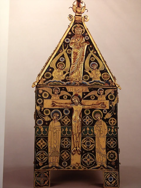 cofre eucaristico, hacia 1200, taller de Limoges. Mus?e du Louvre cofre eucaristico, hacia 1200, taller de Limoges. Mus?e du Louvre