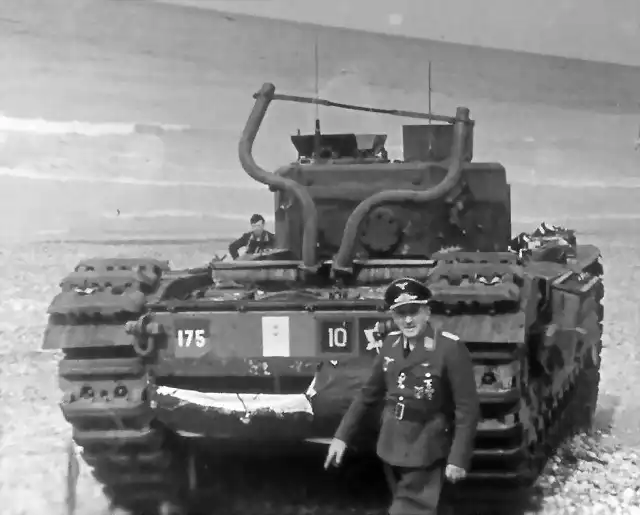 Luftwaffe_Officer_next_to_the_Churchill_tank_Dieppe