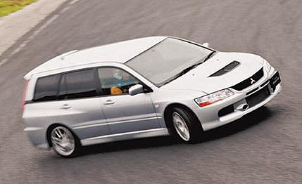 mitsubishi-lancer-evolution-ix-wagon-photo-5171-s-429x262