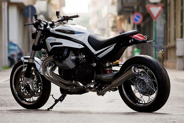 la-moto-guzzi-calibro-11-c-dr-57045-1-zoom-article la-moto-guzzi-calibro-11-c-dr-57045-1-zoom-article