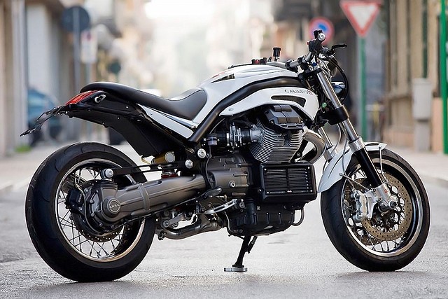 la-moto-guzzi-calibro-11-c-dr-57045-2-zoom-article la-moto-guzzi-calibro-11-c-dr-57045-2-zoom-article