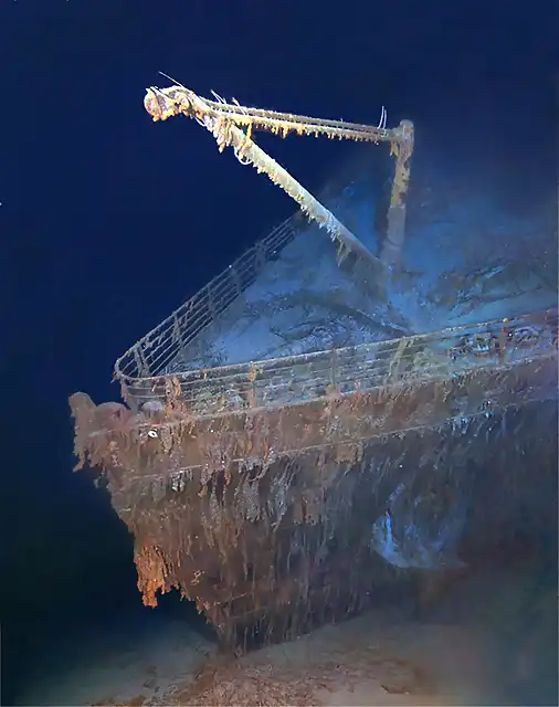 AIVL-Titanic-Bow-Onlooking_750_218516