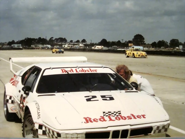 BMW M1 - Red Lobster - 03