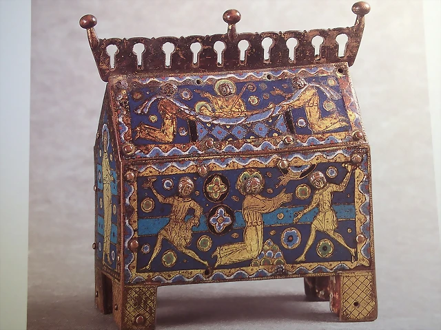 arqueta relicario de San Esteban, segunda mitad del XIII 1270-1280. Museo de arte de Catalu?a arqueta relicario de San Esteban, segunda mitad del XIII 1270-1280. Museo de arte de Catalu?a