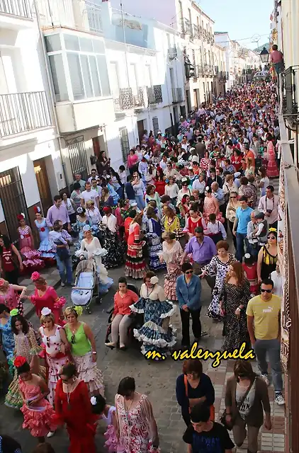 07, gente en el paseillo, marca vale