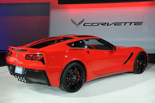 Chevrolet-Corvette-C7-Stingray-Coupe-3