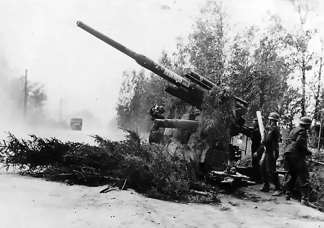 Flak_88_in_action