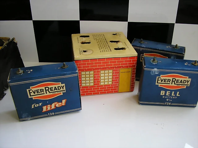 Bater?as de continua para Scalextric Bater?as de continua para Scalextric