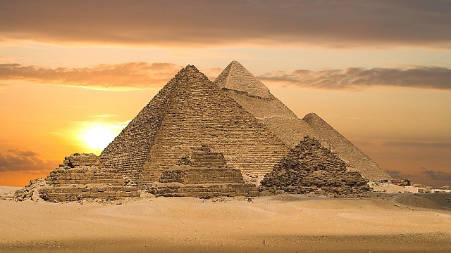 pyramids-of-egypt-1280x720-wallpaper-5678