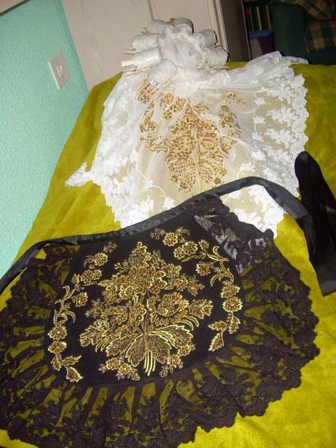 mantilla y delantal