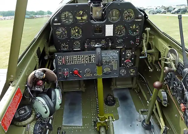 P40-cockpit-800[1]