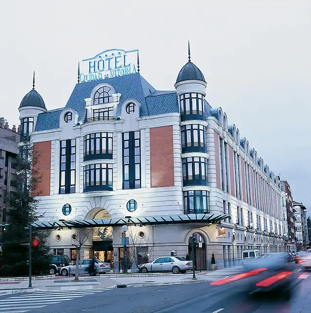 hoteles-ciudadvitoria-hotel-fachada-hotel