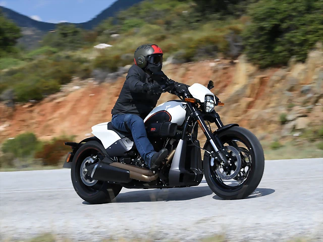 Harley-Davidson-FXDR-1144 Harley-Davidson-FXDR-1144