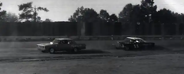 Richard_Petty_leads_Ned_Jarrett_during_the_NASCAR_race_on_12-1-63