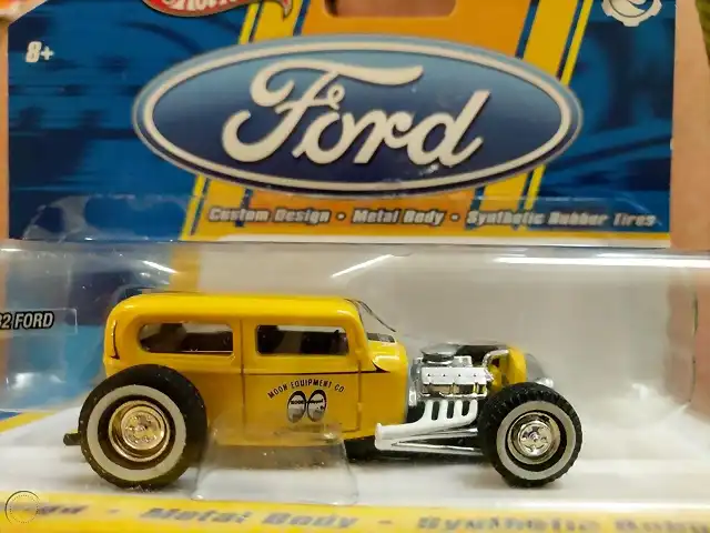 2009 1_50scale -hot-wheels-32-ford-mooneyes_1_9fb67468b4e85e865e04e68c50bb888a