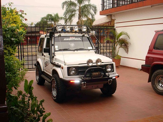 desde bolivia santa cruz.mi suzuki samurai 93