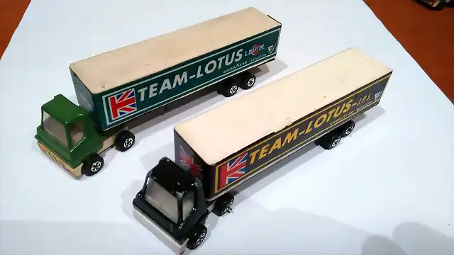 Frontal largo furgon Team Lotus 78 y 79