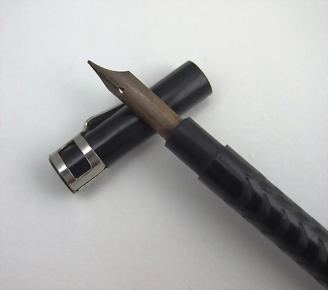 pluma sin marca 2 pluma sin marca 2