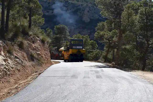 2020-02-24-obras-arreglo-camino-chaparrales-1_xl