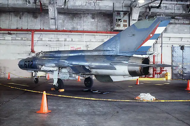 800px-FAR-MiG-21bisLAZUR(DN-ST-97-00882)[1]