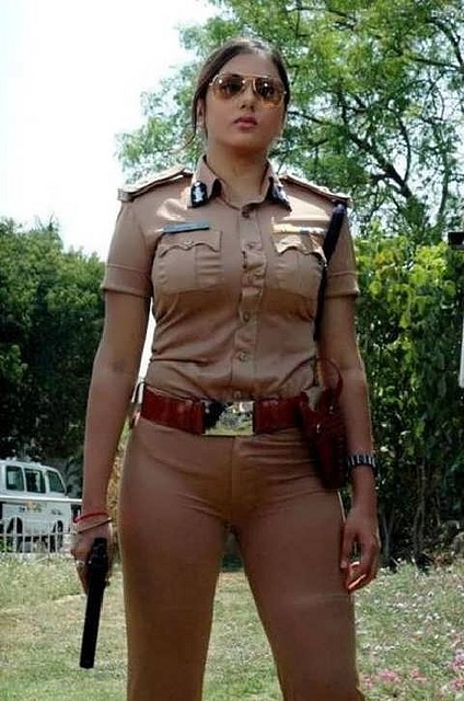 chicas-policias-sexys-23