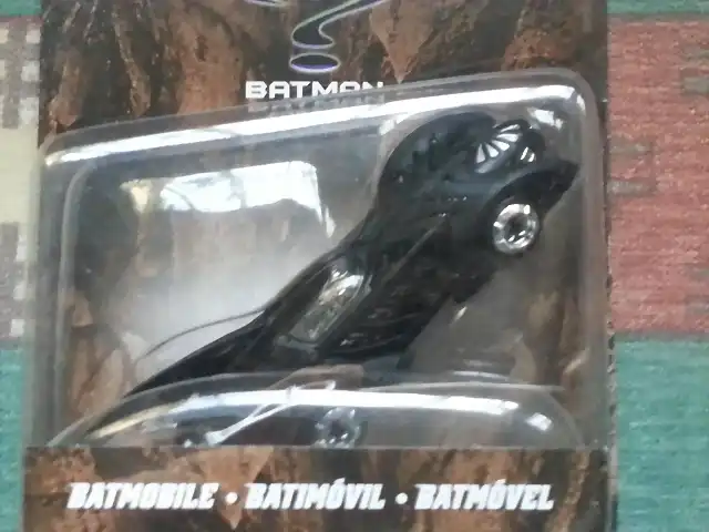 BATMAN - BATMOBILE (BATMAN VUELVE)