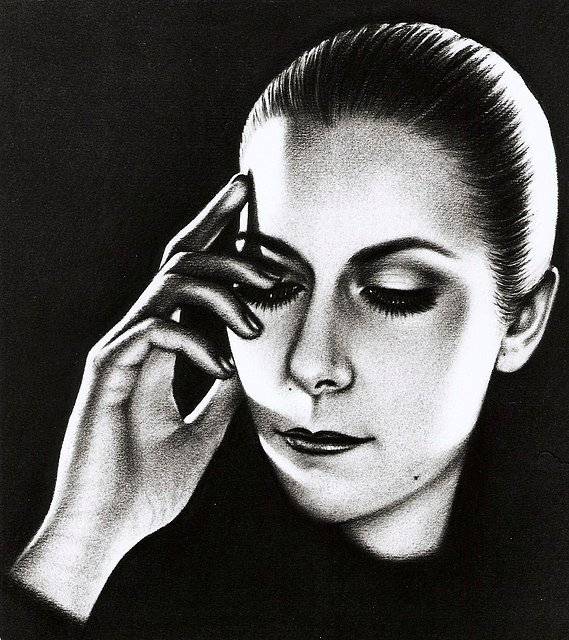 Retrato de su hermana posando como la Garbo (1964)