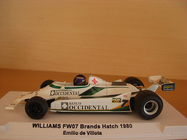 02 WILLIAMS FW07