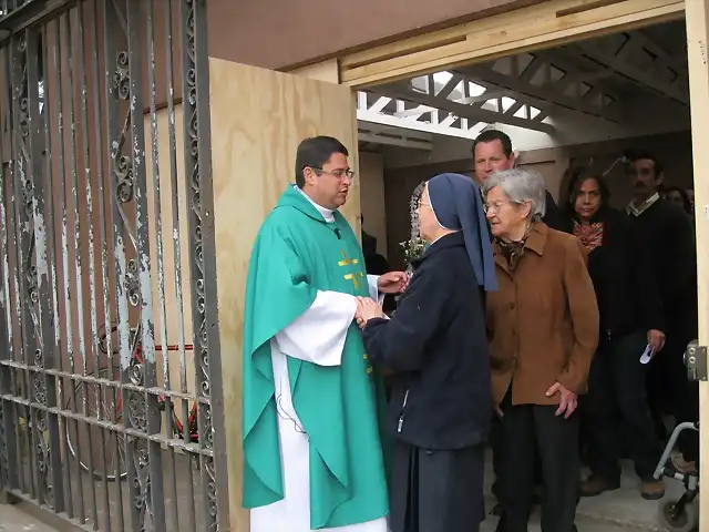 Acondicionamiento de la Gruta de Nuestra Seora de Lourdes para las celebraciones (22)