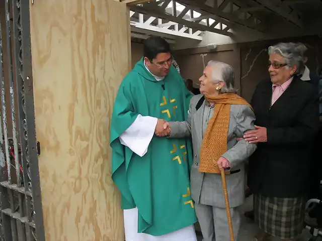 Acondicionamiento de la Gruta de Nuestra Seora de Lourdes para las celebraciones (23)