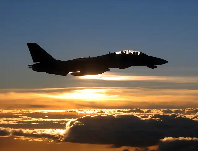 Amanecer y Grumman F-14 Tomcat