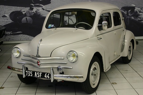 renault-4cv-1959-2