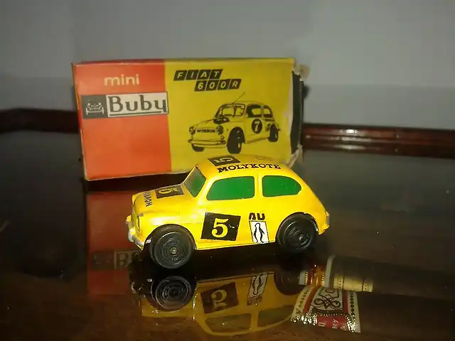 19 Fiat 600 TN n?5 amarillo