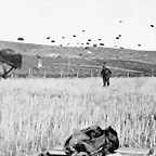 Bundesarchiv_Bild_141-0864_Kreta_Landung_von_Fallschirmj?gern