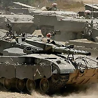 Tanques israelitas en la batalla de blindados.