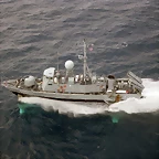 1280px-Aerial_port_beam_view_of_USS_Aquila_(PHM-4)_underway_US_Navy_DN-SC-87-07089