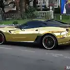 1251614902_1251170019_golden_ferrari_03