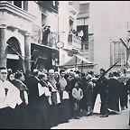 Fiesta a San Vicente Martir. Plaza de l'Almoina.1929_thumb[2]