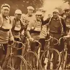 193. 1930 - Tour. 16? etapa, el equipo franc?s en la meta, Bidot, A. Magne, P. Magne, Leducq y Ch. P?lissier