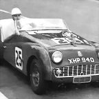 Triumph TR3 - racing #25b