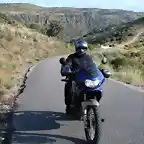 Por estrechas carreteras