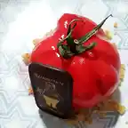 Pastel simula un tomate