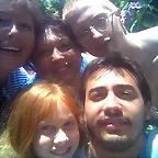 mami con santi, juanjo, marieli y la tia Moni