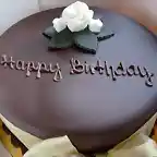 elegante-tarta-de-cumpleanos-de-chocolate[1]