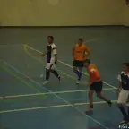 Moto ugando al futbol