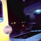 bus en la noche en el mercado