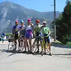 antes de subir en bici el Alpe d'huez(eso que se ve atrs)