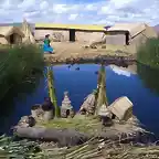 PUEBLO INDIGENA EN EL LAGO TITICACA