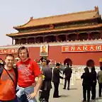 Alberto & Dani en la plaza de Tiananmen